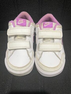 Nike toddler shoes size 7 C